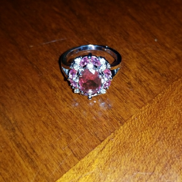 Exquisite 2 ct total weight ring - Picture 7 of 7
